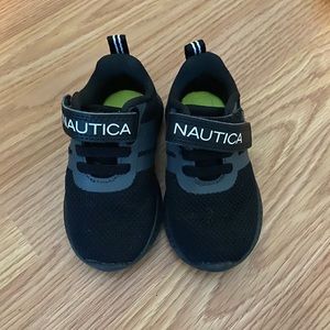 Black nautica shoes 5c